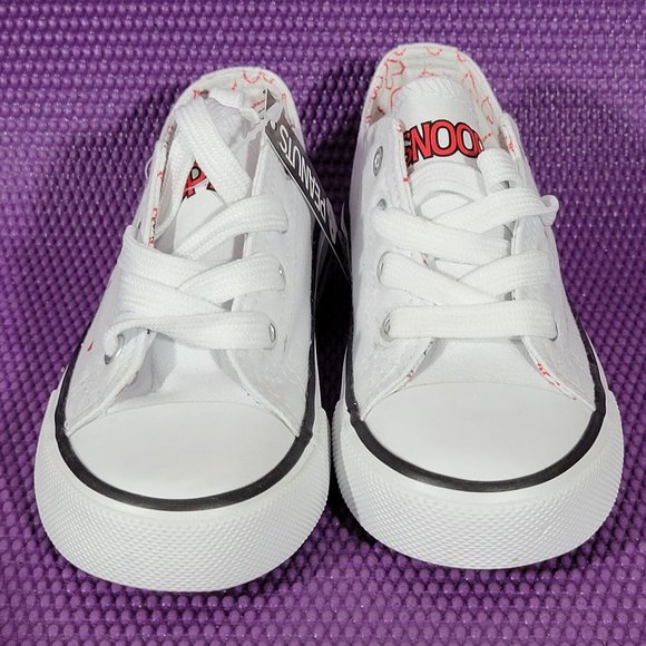 New Peanuts Snoopy Hearts Lace-Up Canvas Kids Sneakers - Picture 4 of 7